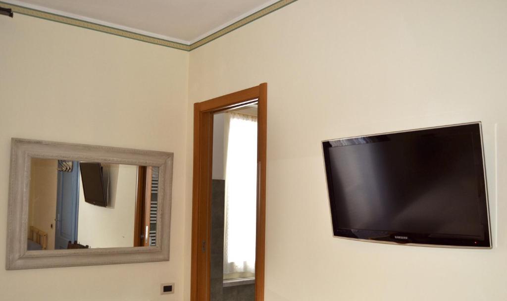 B&B Residenza Marina Marina Di Carrara Extérieur photo